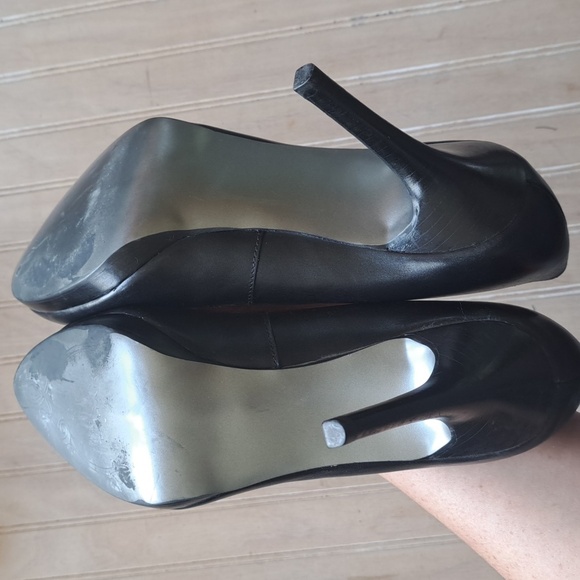 Tahari “Flynn” Black Leather High Heel Pumps Stiletto CLASSY Minimalistic - Picture 7 of 12